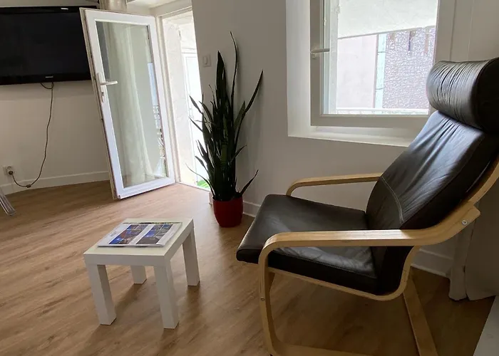 Apartment Centre *